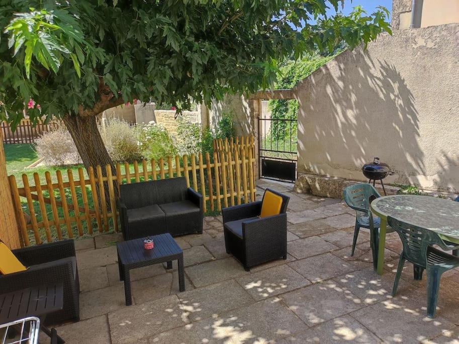 Mas Provencal Au Coeur Des Vergers Vallabregues Bagian luar foto